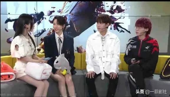 娱乐吃瓜明星探班,娱乐瓜田里的甜蜜邂逅