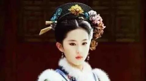 翠花在娱乐圈里吃瓜